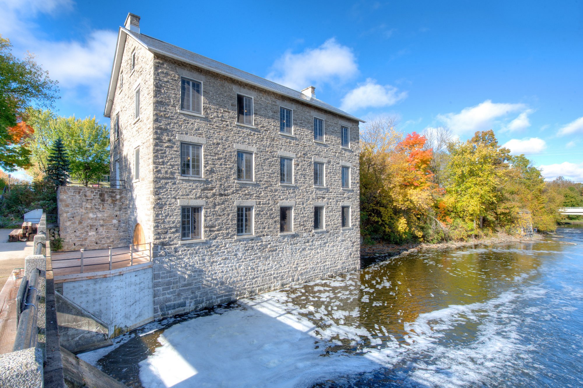 Manotick Living: Riverfront Luxury Meets Small-Town Charm